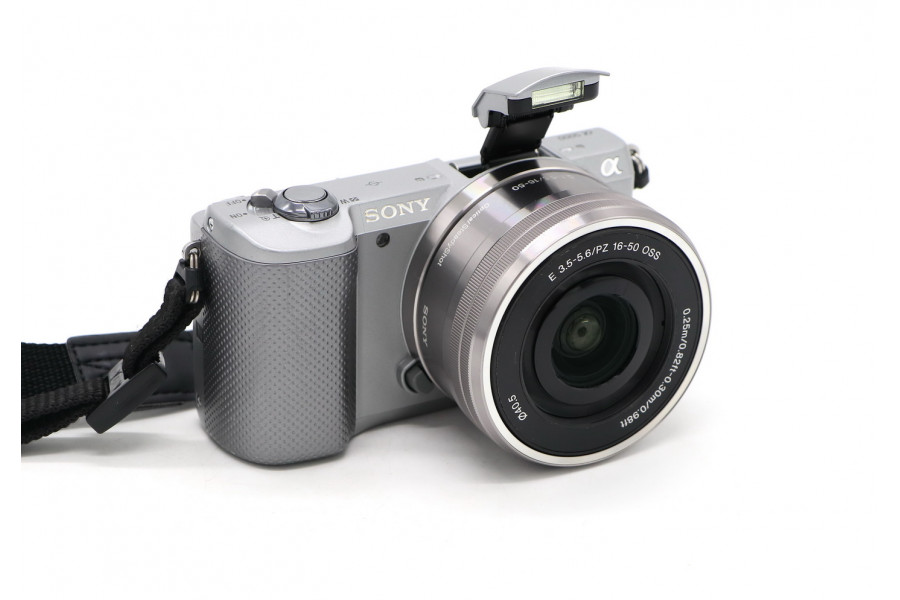 Фотоаппарат Sony A5000 kit (пробег 3150 кадров)