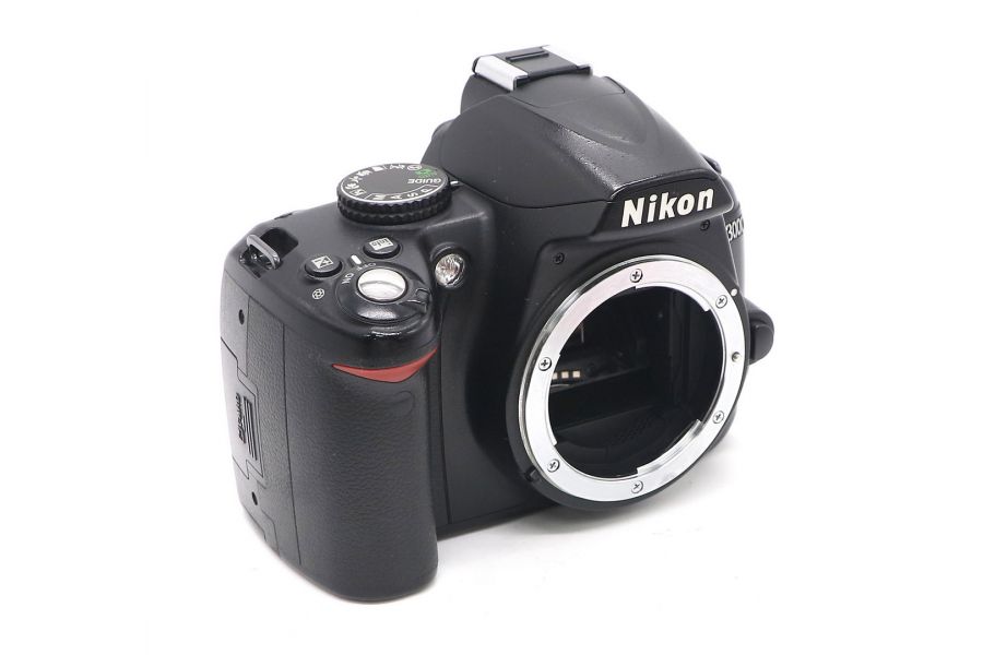 Nikon D3000 body (пробег 100000 кадров)