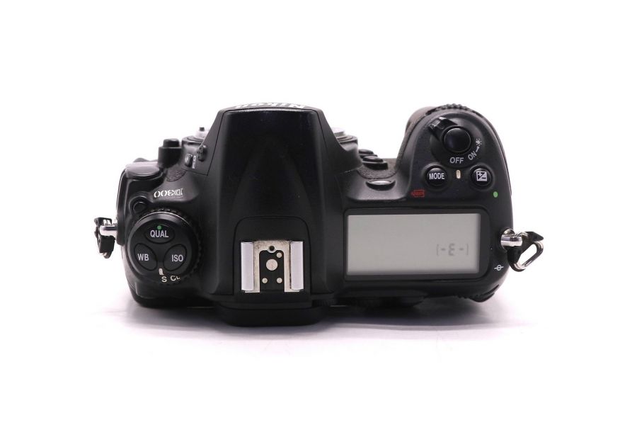 Фотоаппарат Nikon D300 body (пробег 89000 кадров)