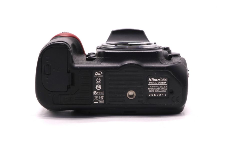 Фотоаппарат Nikon D300 body (пробег 89000 кадров)
