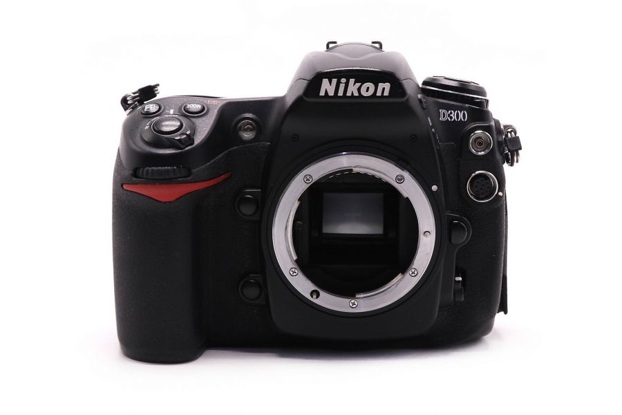 Фотоаппарат Nikon D300 body (пробег 115000 кадров)