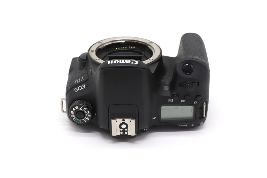 Фотокамера Canon EOS 77D body (пробег 28465 кадров)