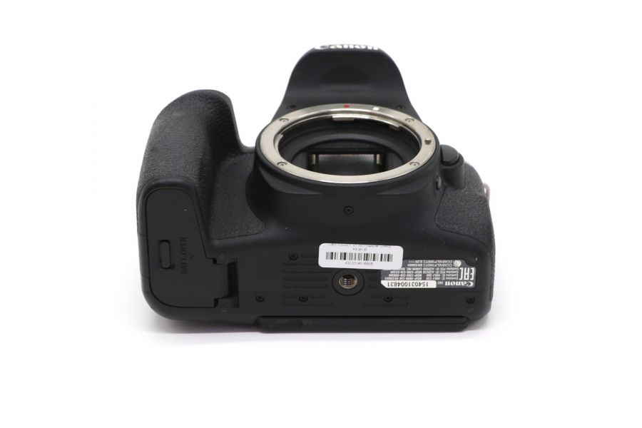 Фотокамера Canon EOS 77D body (пробег 28465 кадров)
