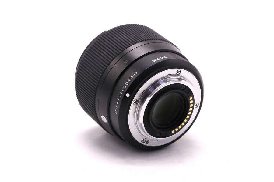 Sigma 56mm f/1.4 DC DN Contemporary Micro 4/3 в упаковке