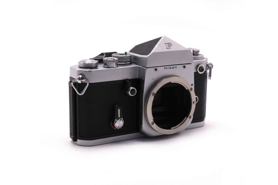 Nikon F2 body с призмой-видоискателем Nikon F