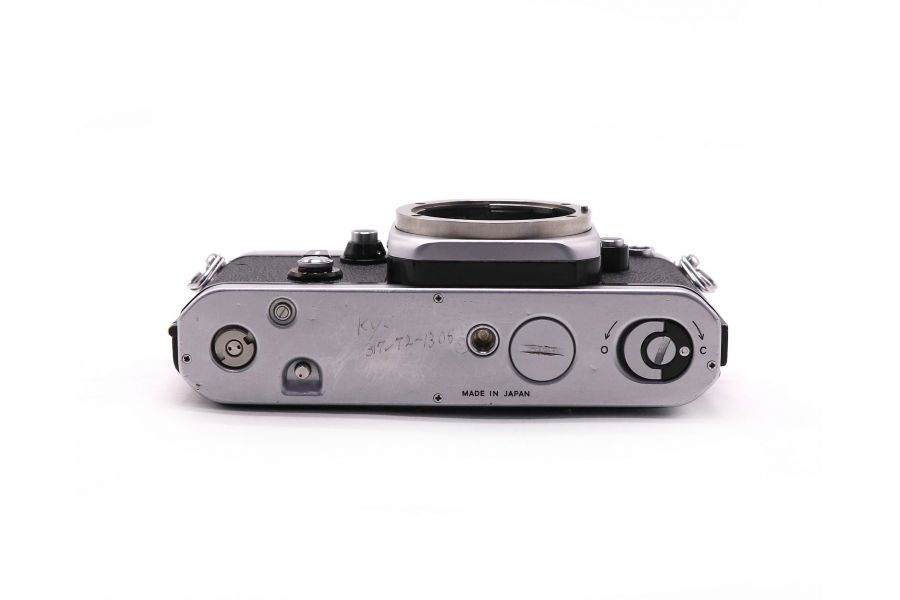 Nikon F2 body с призмой-видоискателем Nikon F