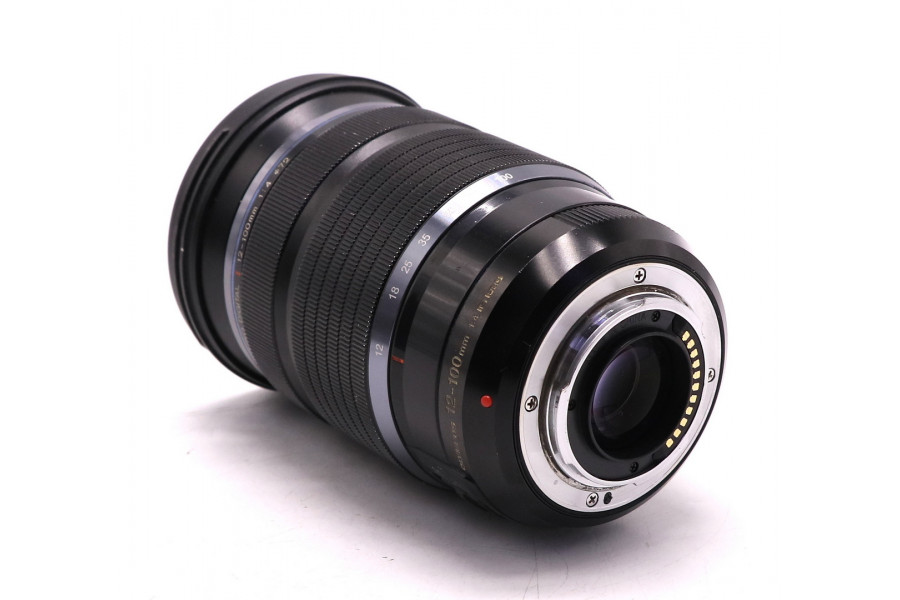 Olympus M.Zuiko Digital ED 12-100mm f/4 IS PRO в упаковке