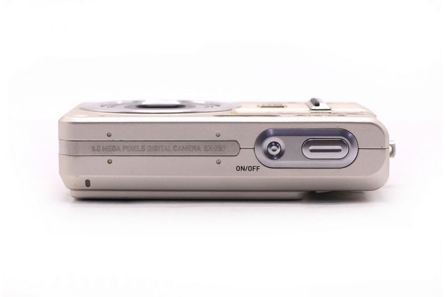 Компактная цифровая фотокамера Casio Exilim EX-Z57