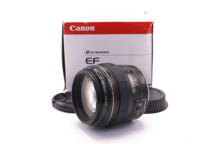 Объектив Canon EF 85mm f/1.8 USM в упаковке