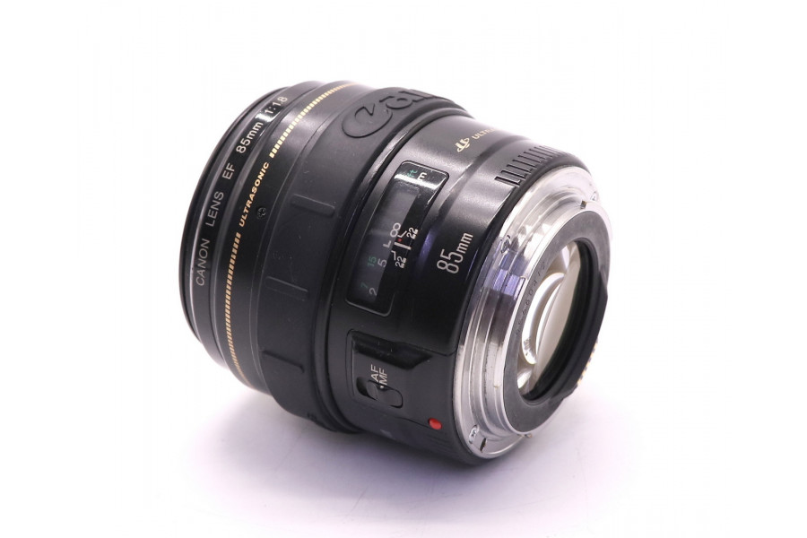 Объектив Canon EF 85mm f/1.8 USM в упаковке