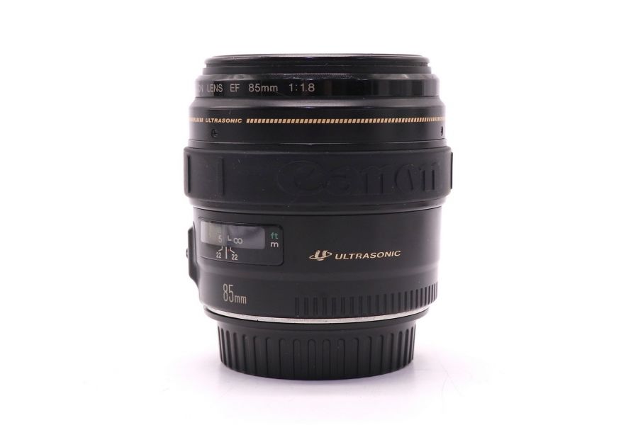 Объектив Canon EF 85mm f/1.8 USM в упаковке