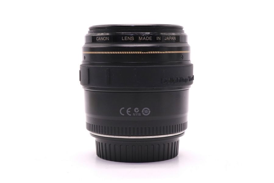 Объектив Canon EF 85mm f/1.8 USM в упаковке