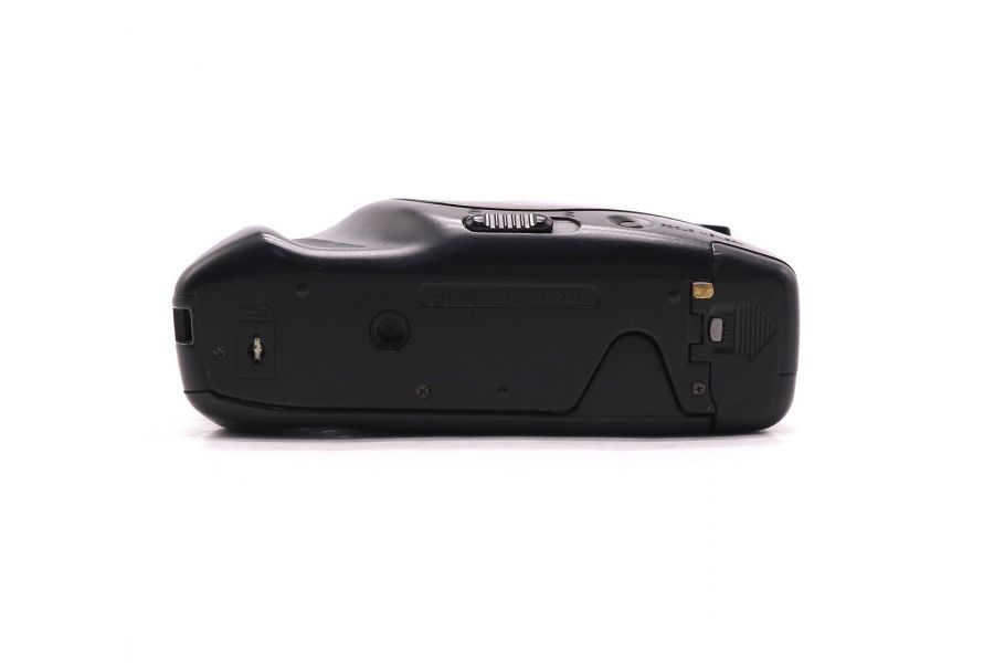 Компактная пленочная камера Nikon RF 2