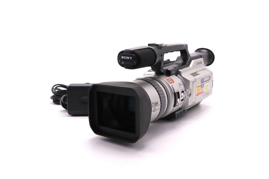 Полупрофессиональная видеокамера Sony DSR-VX2000E