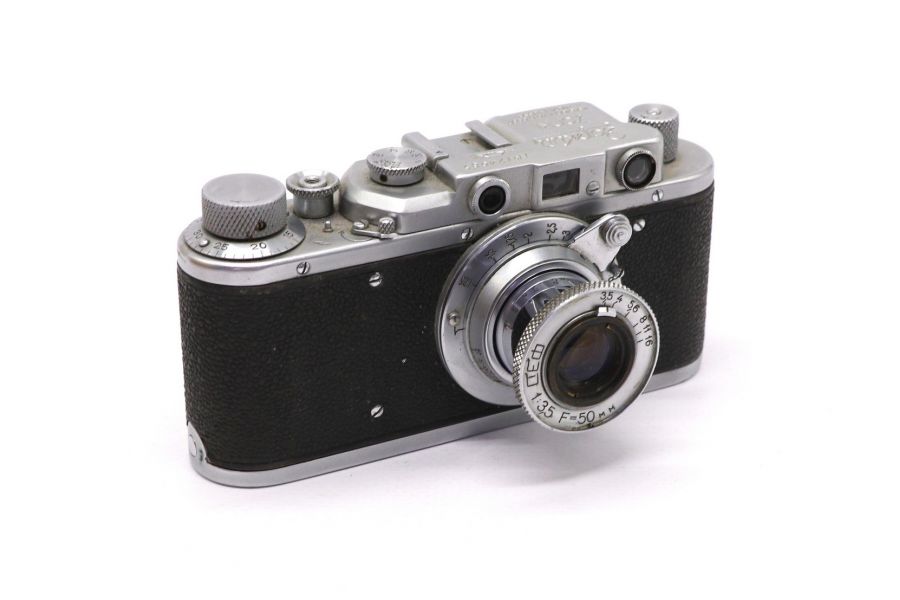 Фотокамера Зоркий / Zorki + Индустар-10 (СССР)