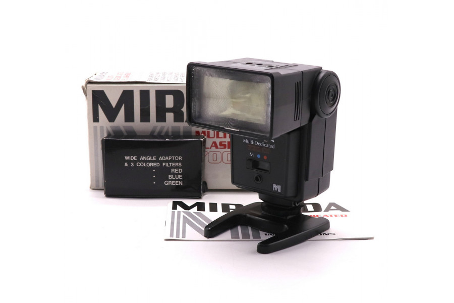 Внешняя фотовспышка Miranda 700CD в упаковке