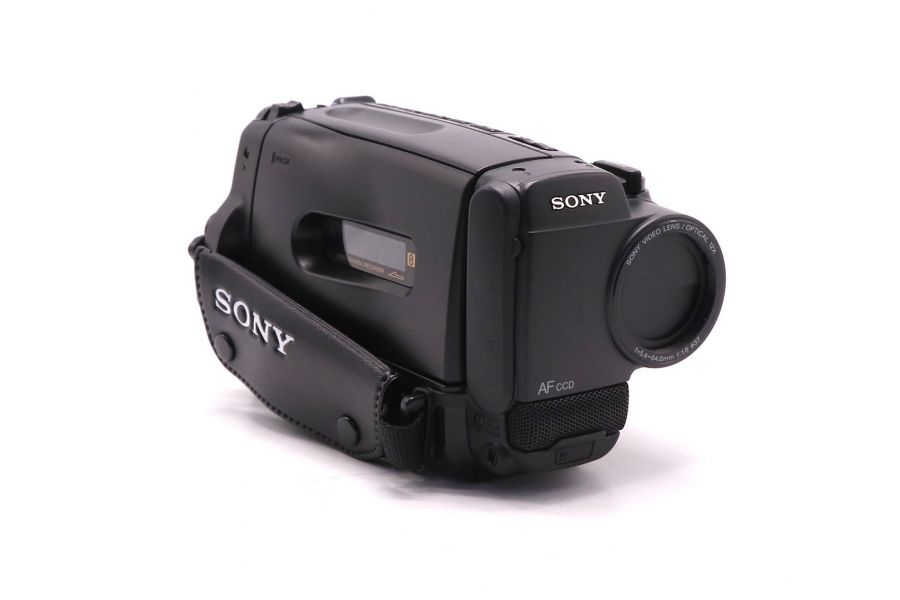 Кассетная видеокамера Sony Handycam CCD-TR94