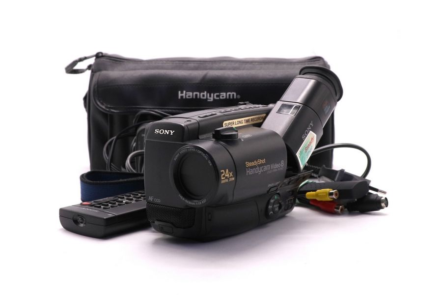 Кассетная видеокамера Sony Handycam CCD-TR94