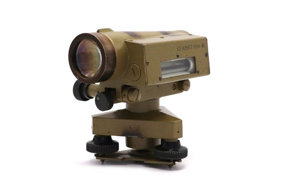 Точный оптический с уровнем нивелир Н-3 (СССР)