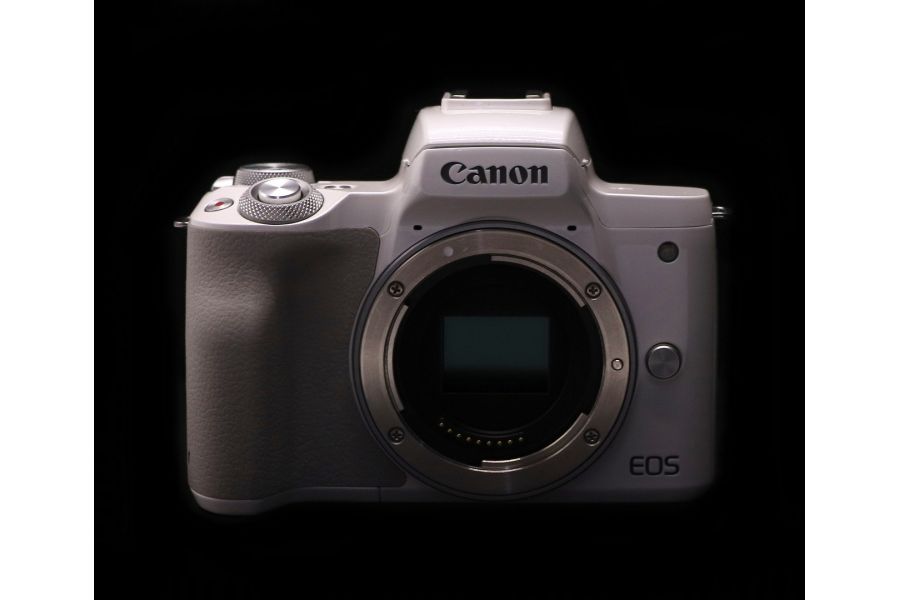Canon EOS M50 body в упаковке (пробег 26650 кадров)