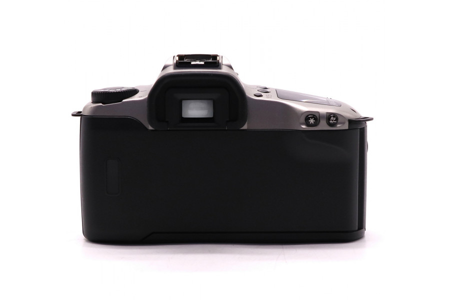 Малоформатный фотоаппарат Canon EOS 66 kit