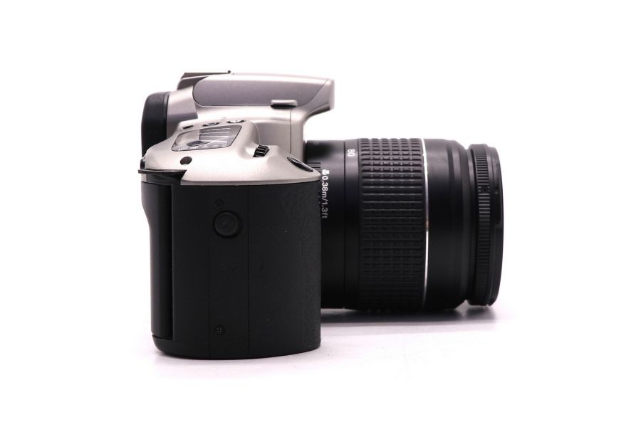 Малоформатный фотоаппарат Canon EOS 66 kit