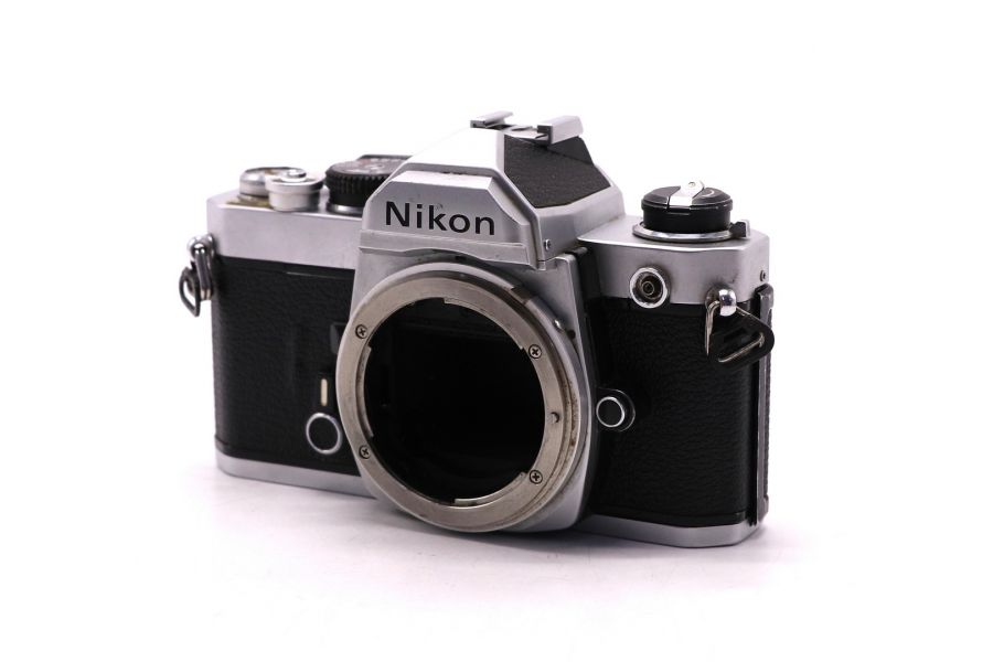 Зеркальный фотоаппарат Nikon FM silver body