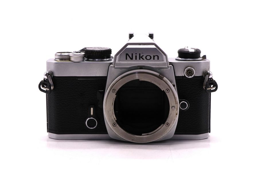 Зеркальный фотоаппарат Nikon FM silver body