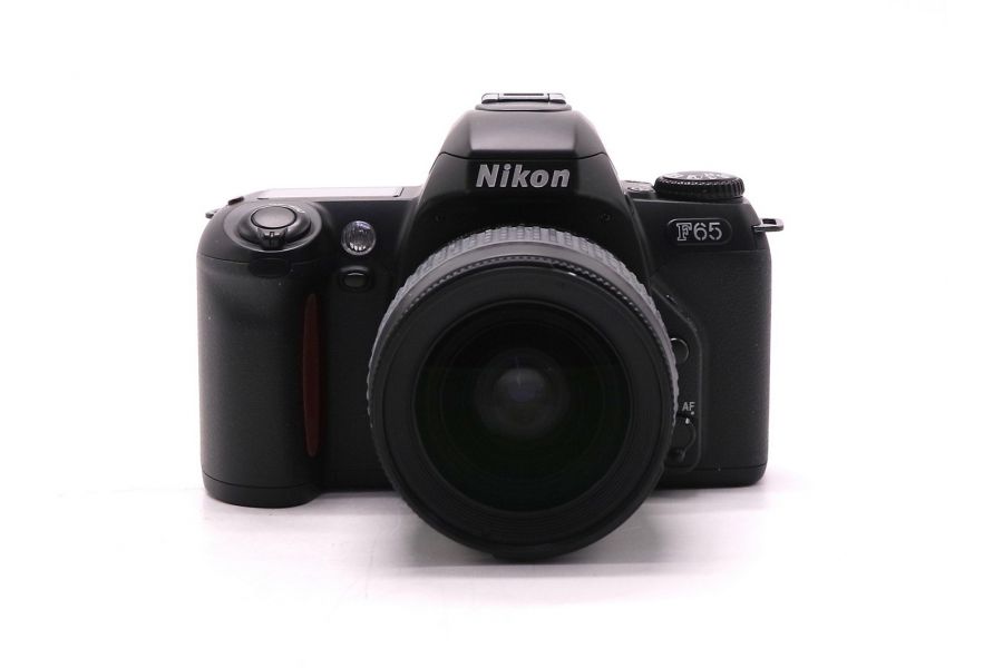Плёночный фотоаппарат Nikon F65 kit в упаковке