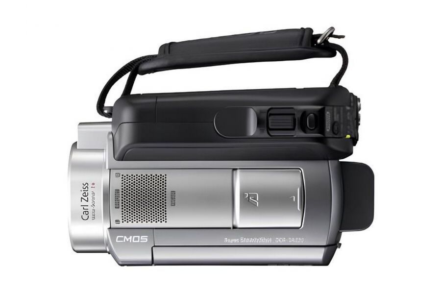 Видеокамера Sony DCR-SR220E в упаковке