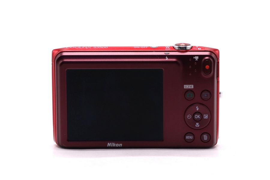 Компактный Nikon Coolpix S3500 в упаковке