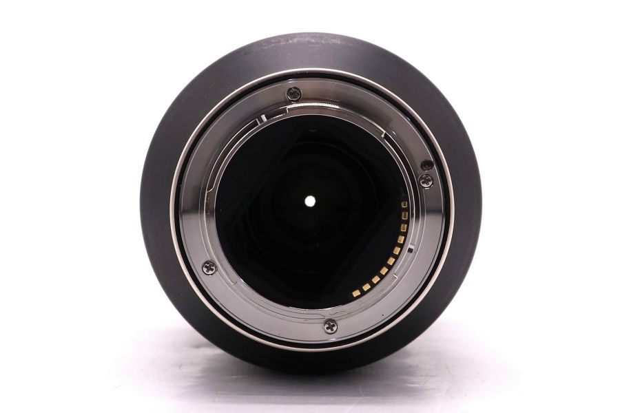 Объектив Tamron 70-180mm f/2.8 Di III VXD Sony E в упаковке