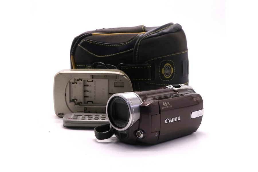 Цифровая компактная видеокамера Canon FS100