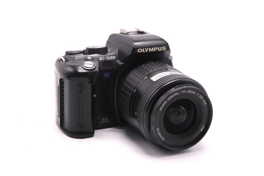 Olympus E-500 kit 14-45mm f/3.5-5.6 (пробег 32500 кадров)