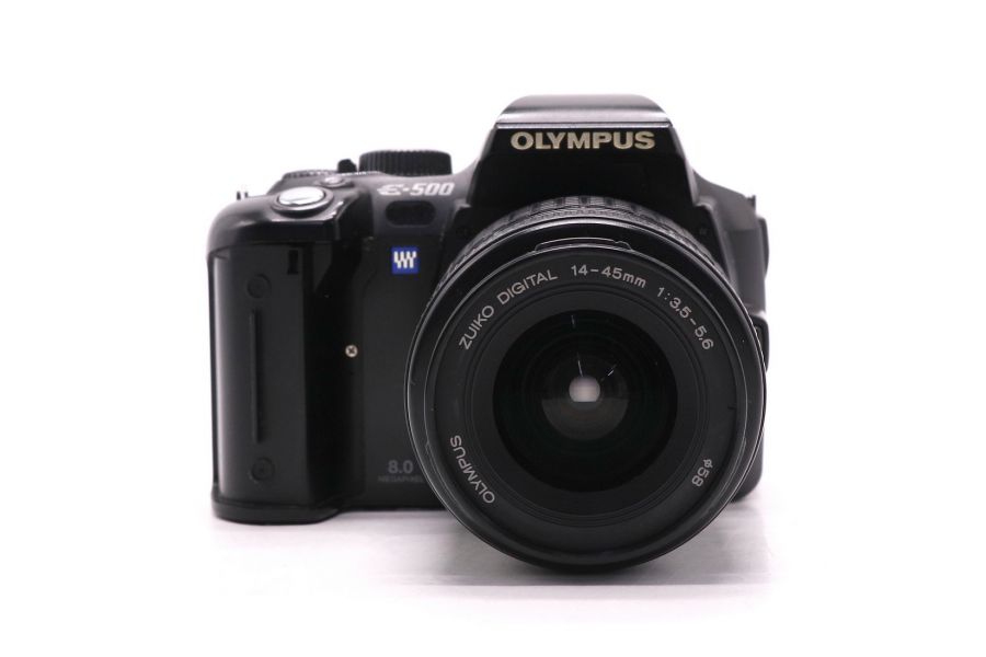 Olympus E-500 kit 14-45mm f/3.5-5.6 (пробег 32500 кадров)