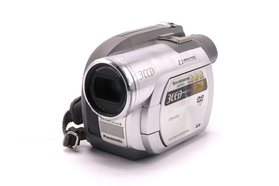 Видеокамера Panasonic VDR-D250EE в упаковке