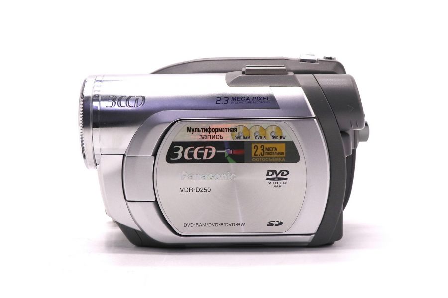 Видеокамера Panasonic VDR-D250EE в упаковке