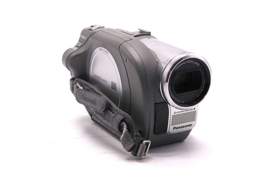 Видеокамера Panasonic VDR-D250EE в упаковке