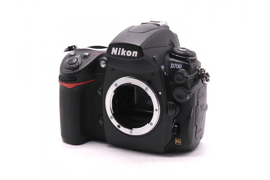 Nikon D700 body в упаковке (пробег 9800 кадров)