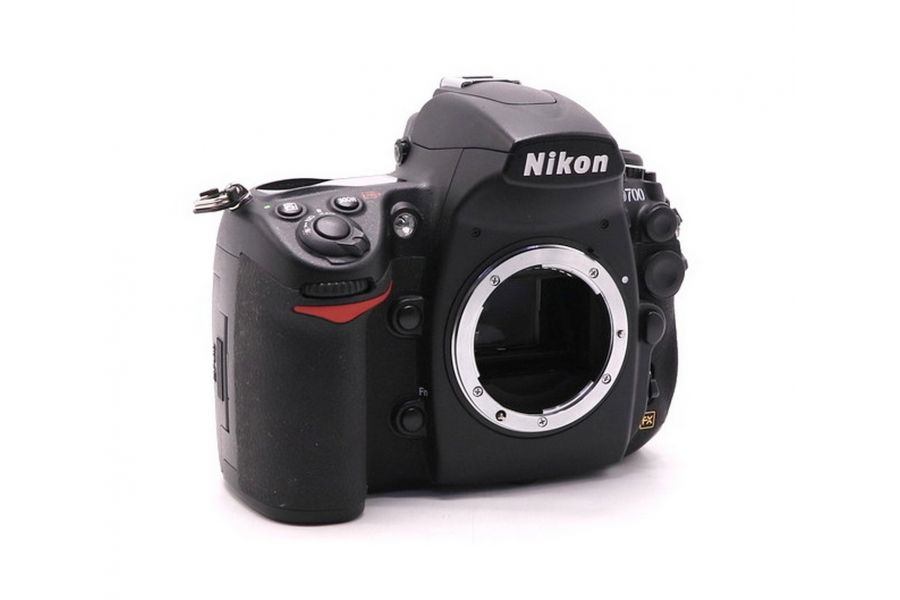 Nikon D700 body в упаковке (пробег 9800 кадров)
