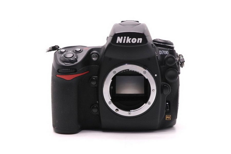 Nikon D700 body в упаковке (пробег 9800 кадров)
