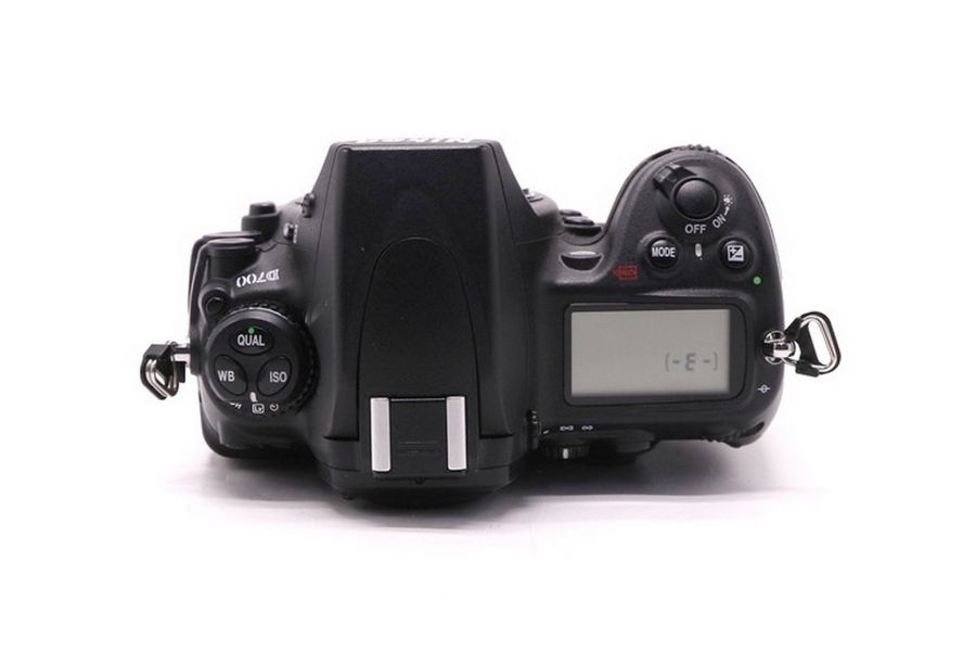 Nikon D700 body в упаковке (пробег 9800 кадров)