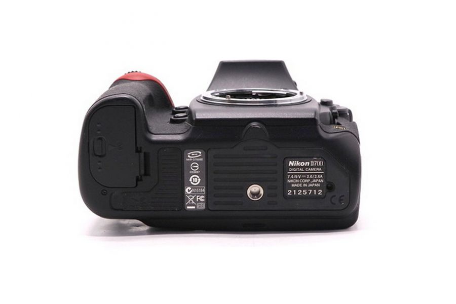 Nikon D700 body в упаковке (пробег 9800 кадров)