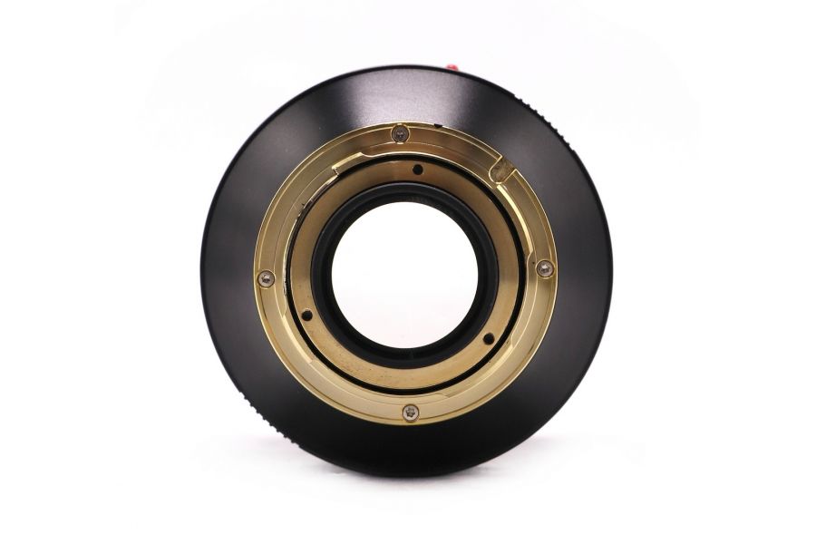 Объектив TTArtisan 50mm f/0.95 Leica-M в упаковке