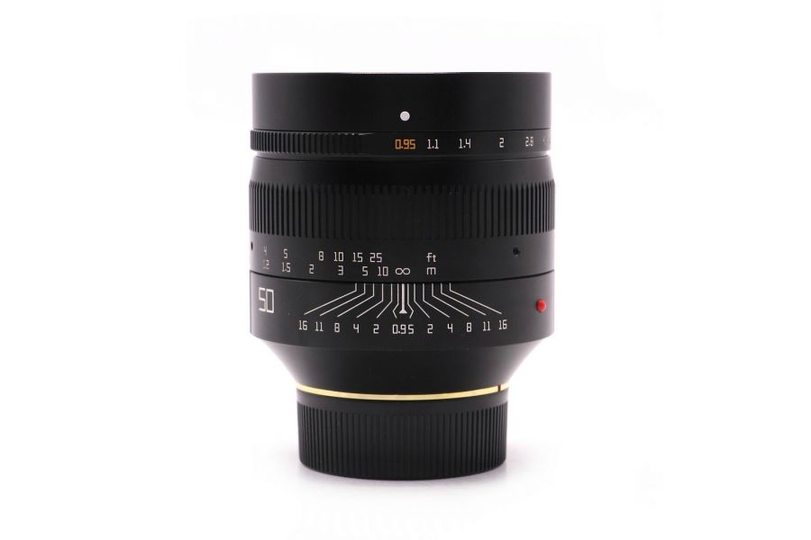 Объектив TTArtisan 50mm f/0.95 Leica-M в упаковке