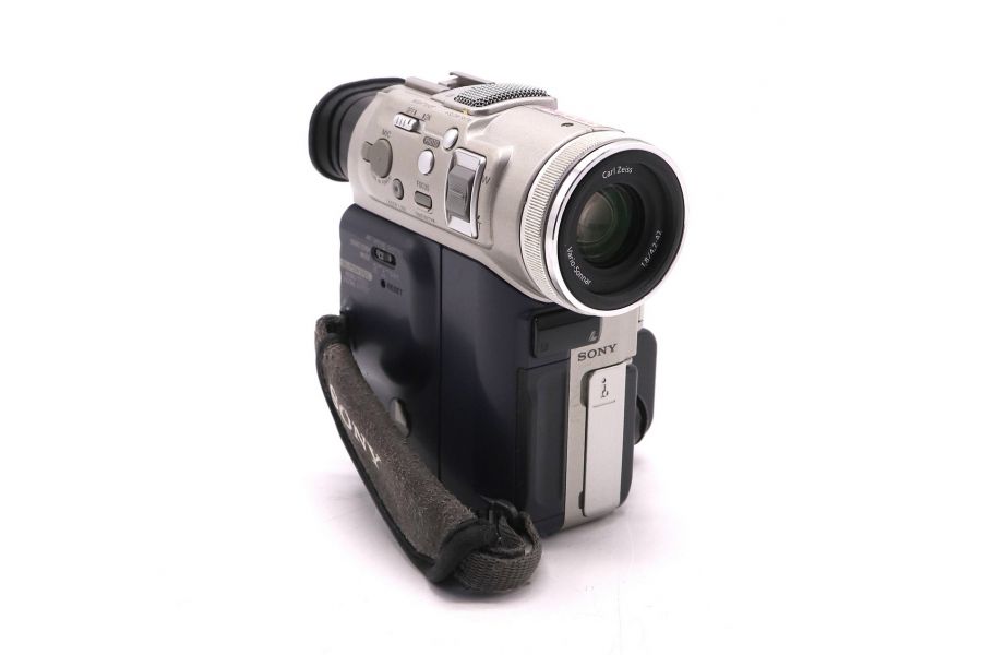 Видеокамера Sony DCR-PC100E Digital Handycam
