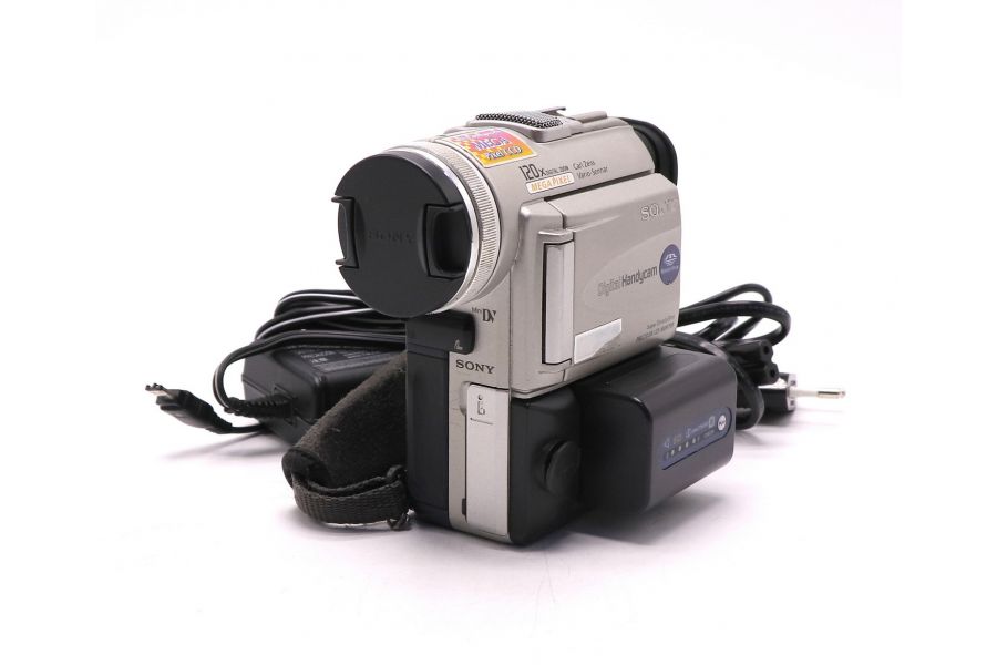 Видеокамера Sony DCR-PC100E Digital Handycam