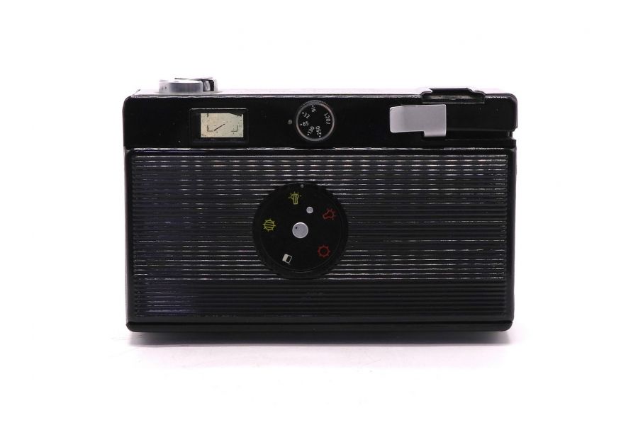 Малоформатный советский фотоаппарат Вилия-авто