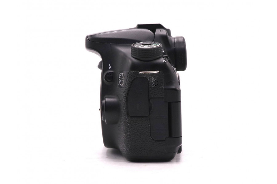 Фотоаппарт зеркальная Canon EOS 70D body