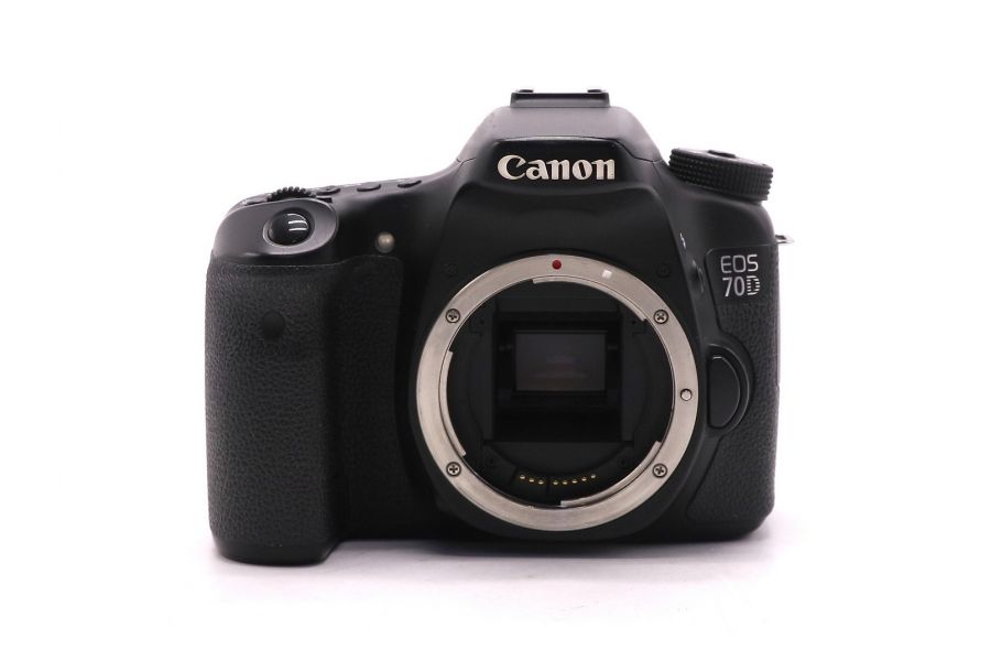Фотоаппарт зеркальная Canon EOS 70D body